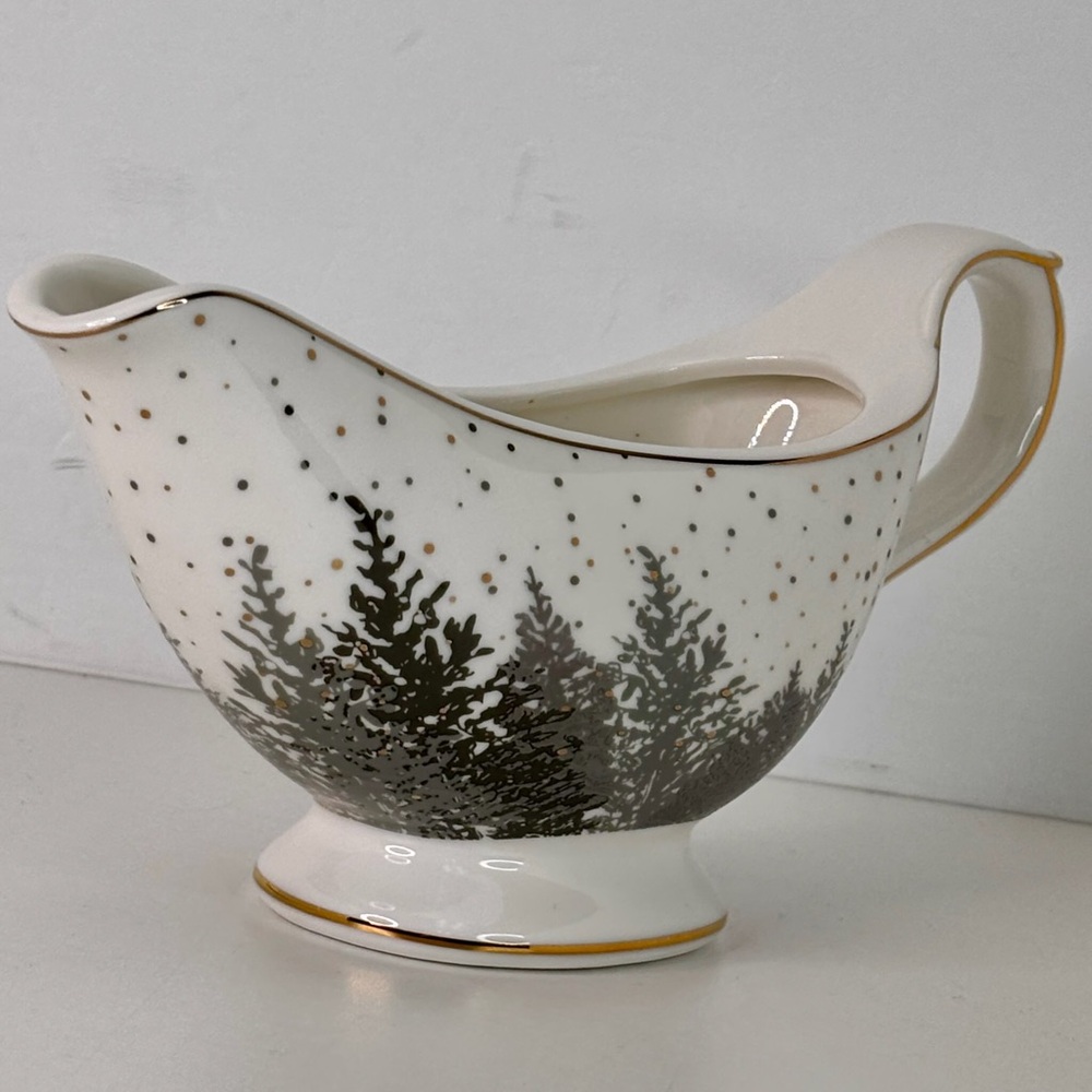 Gravy Boat Grace Teaware Christmas Tree Forest Silver Gold Trim Footed New